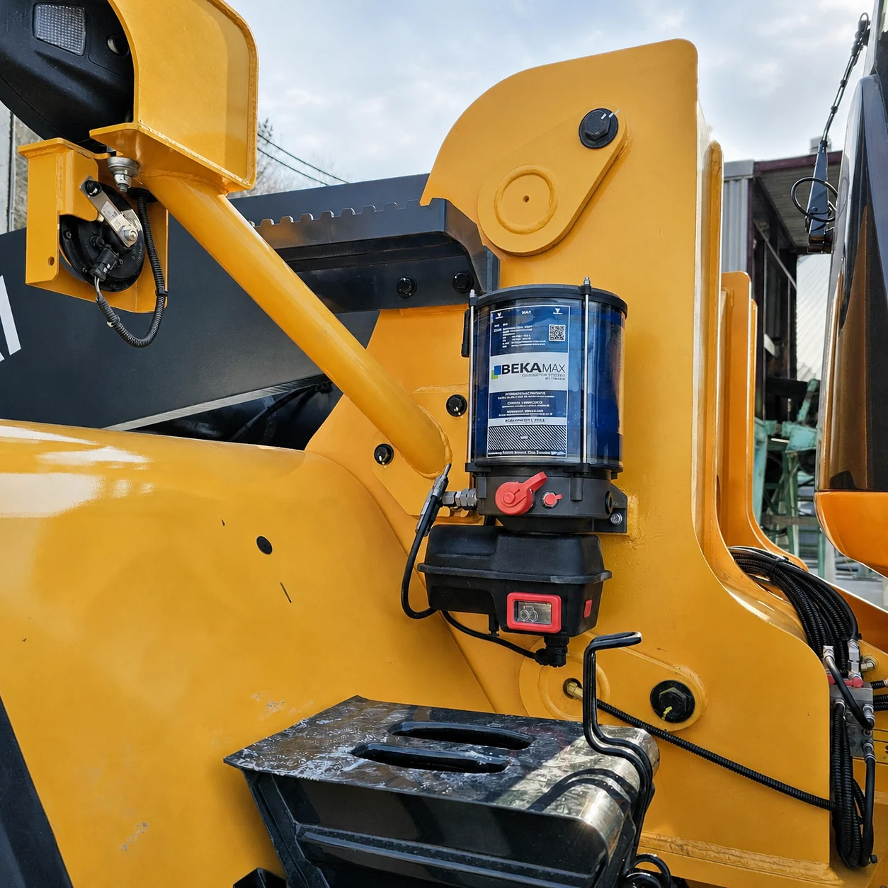 hyundai wheel loader auto grease pump detail 현대 휠로더 자동구리스 펌프 설치 상세