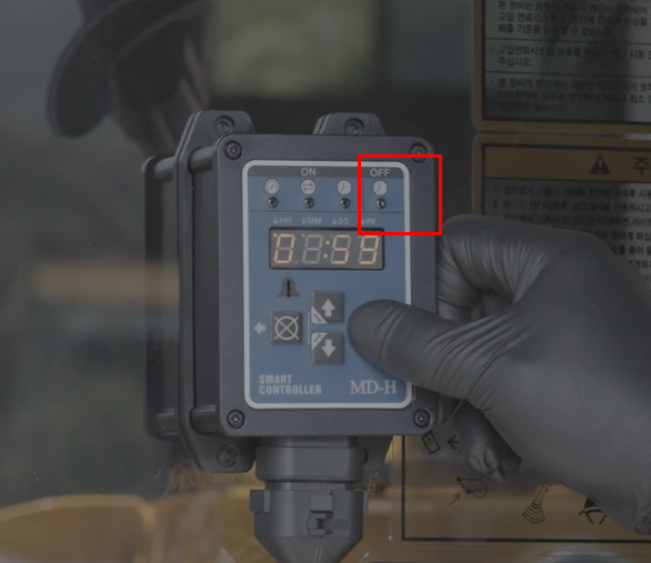 volvo ecr90 smart controller manual grease off 볼보 ECR90 스마트 컨트롤러에서 추가 급유 버튼을 누르기 전 OFF 상태